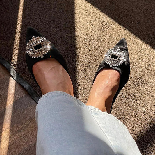 Elegantní a detailní podpůrné letní podpatky