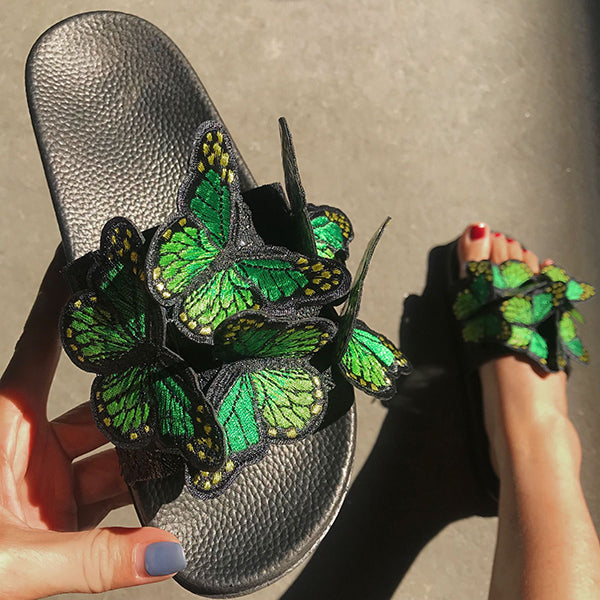 Elegantní a detailní podpůrné letní sandály