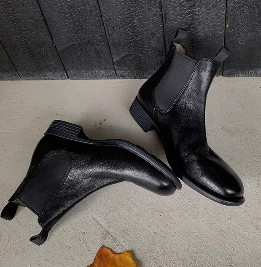 Elegantní a detailní podpůrné letní boty