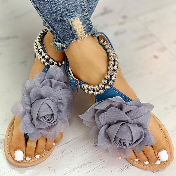 Elegantní a detailní podpůrné letní sandály