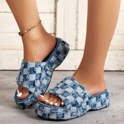 Elegantní a detailní podpůrné letní sandály