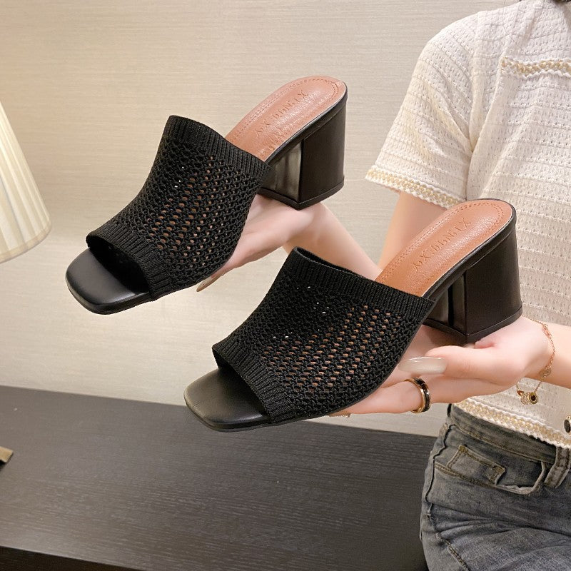 Elegantní a detailní podpůrné letní sandály