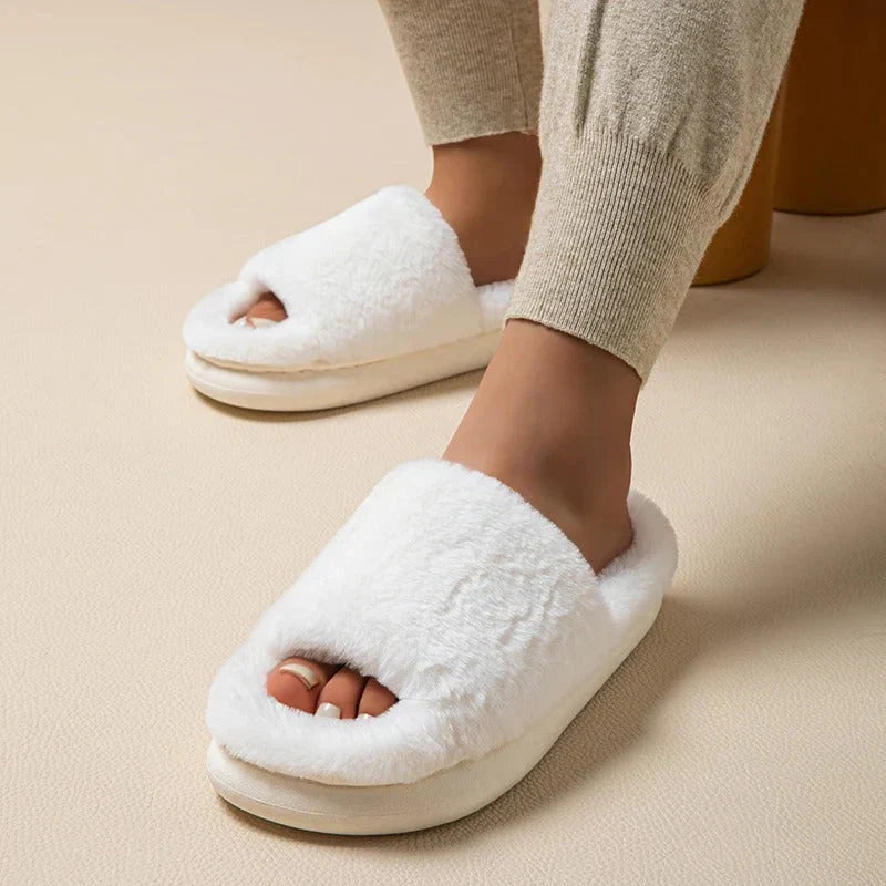 Elegantní a detailní podpůrné letní boty
