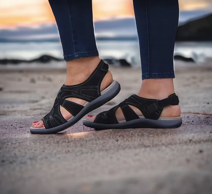Elegantní a detailní podpůrné letní sandály