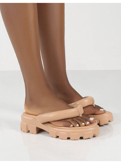 Elegantní a detailní podpůrné letní boty