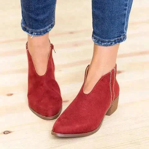 Elegantní a detailně propracovaná podpůrná obuv