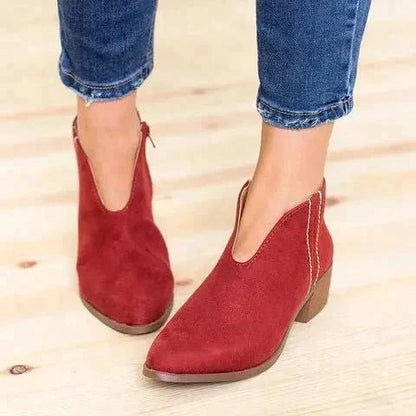 Elegantní a detailně propracovaná podpůrná obuv