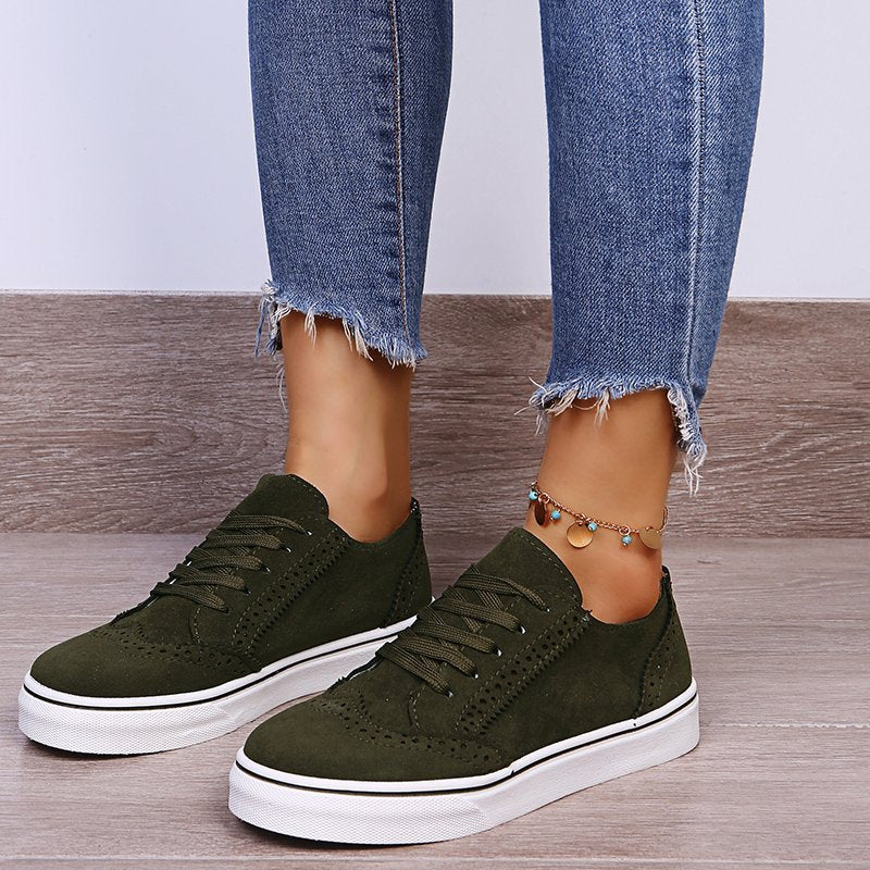 Elegantní a detailní podpůrné tenisky