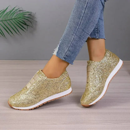 Elegantní a detailně propracovaná podpůrná obuv