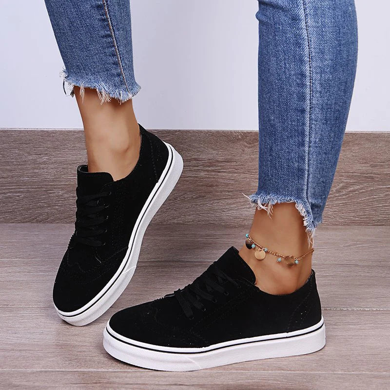 Elegantní a detailní podpůrné tenisky