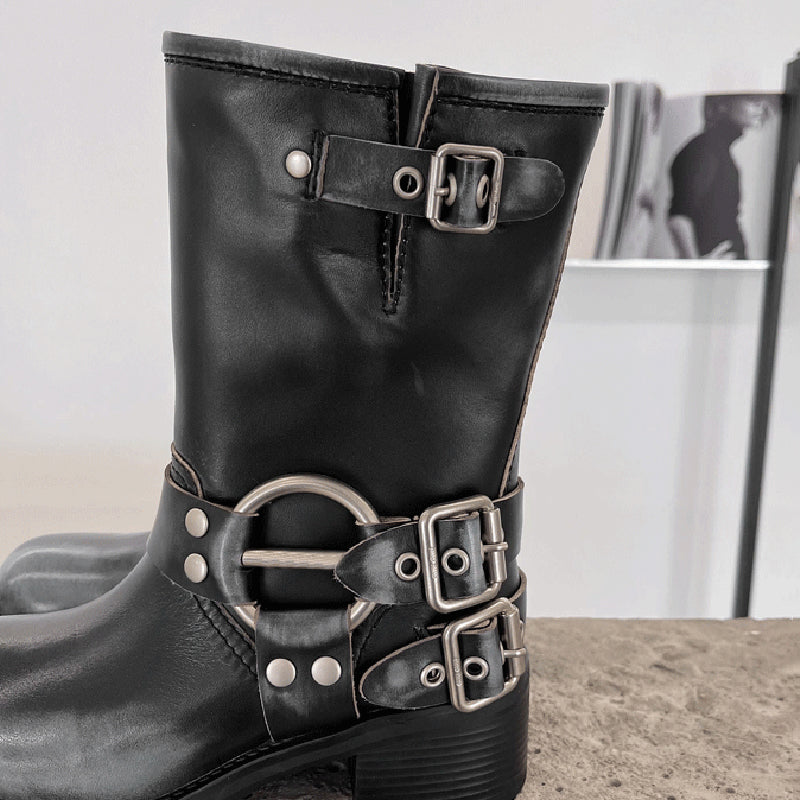 Elegantní a detailní podpůrné letní boty
