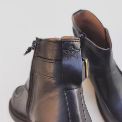 Elegantní a detailní podpůrné letní boty