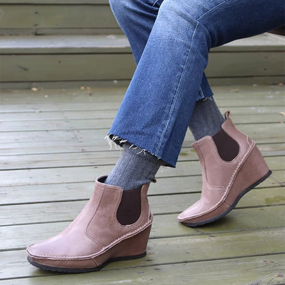 Elegantní a detailní podpůrné letní boty