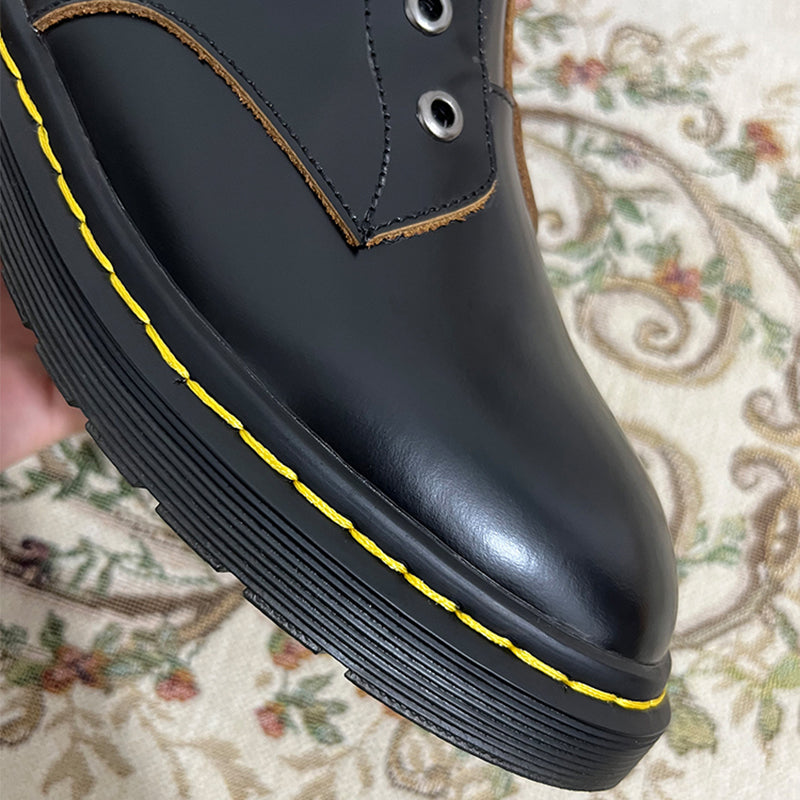 Elegantní a detailní podpůrné letní boty