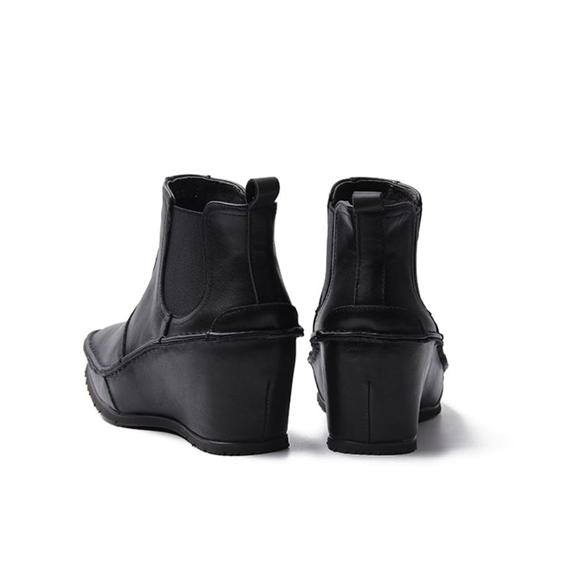 Elegantní a detailní podpůrné letní boty