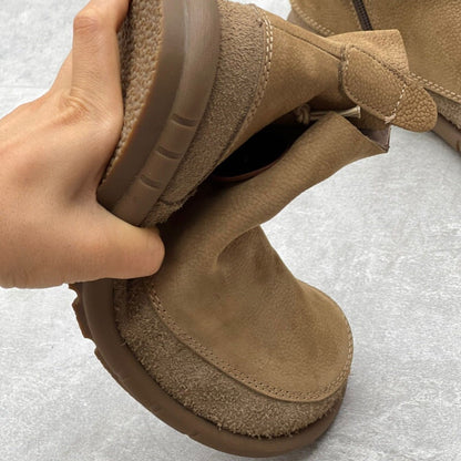 Elegantní a detailní podpůrné letní boty