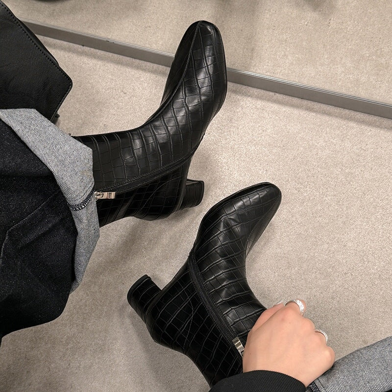 Elegantní a detailní podpůrné letní boty