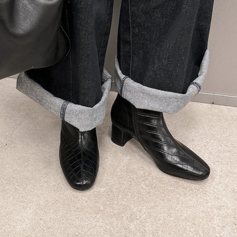 Elegantní a detailní podpůrné letní boty