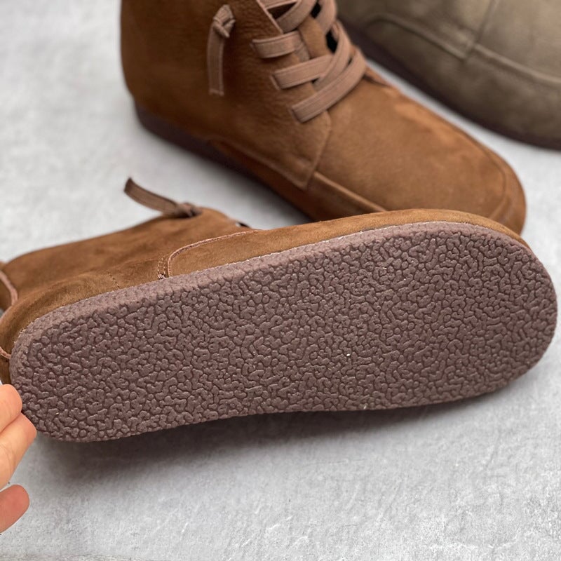 Elegantní a detailní podpůrné letní boty