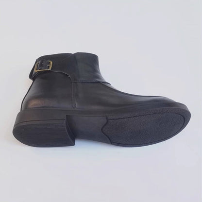 Elegantní a detailní podpůrné letní boty