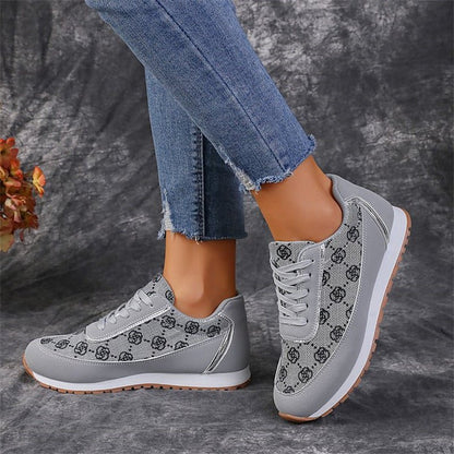 Elegantní a detailně propracovaná podpůrná letní obuv