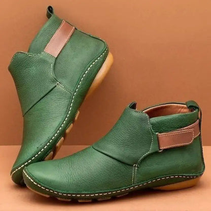 Elegantní a detailní podpůrné letní boty