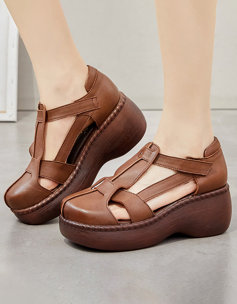Elegantní a detailní podpůrné letní sandály
