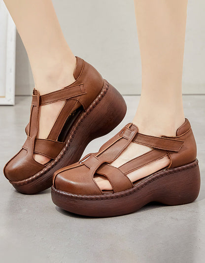 Elegantní a detailní podpůrné letní sandály