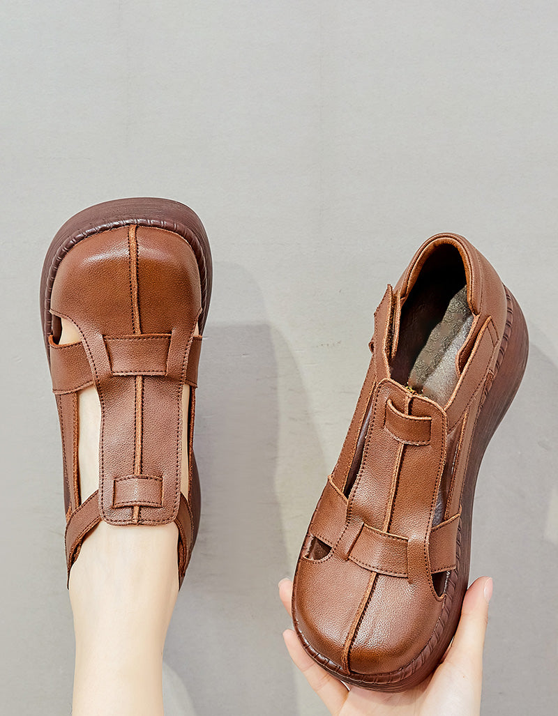 Elegantní a detailní podpůrné letní sandály