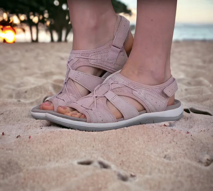 Elegantní a detailní podpůrné letní sandály