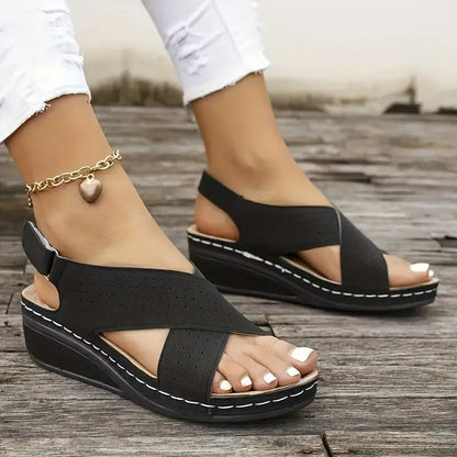 Elegantní a detailní podpůrné letní sandály