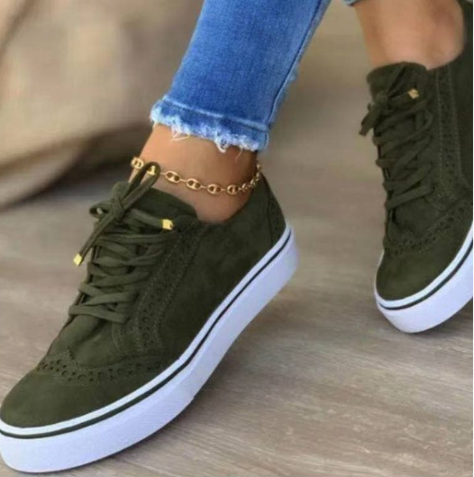 Elegantní a detailní podpůrné tenisky