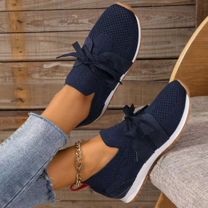 Elegantní a detailně propracovaná podpůrná letní obuv