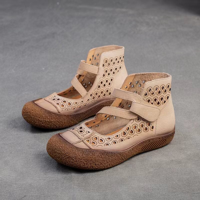 Elegantní a detailní podpůrné letní sandály