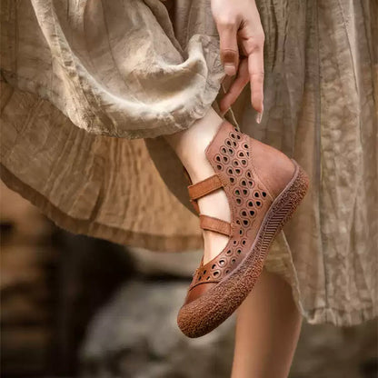 Elegantní a detailní podpůrné letní sandály