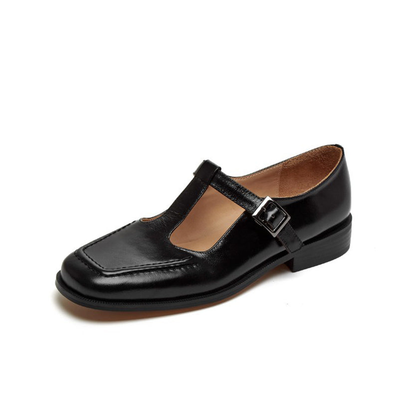 Elegantní a detailní podpůrné letní sandály