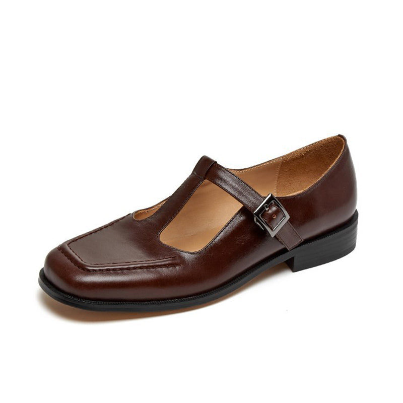 Elegantní a detailní podpůrné letní sandály
