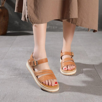 Elegantní a detailní podpůrné letní sandály