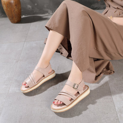 Elegantní a detailní podpůrné letní sandály