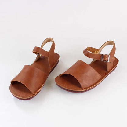 Elegantní a detailní podpůrné letní sandály