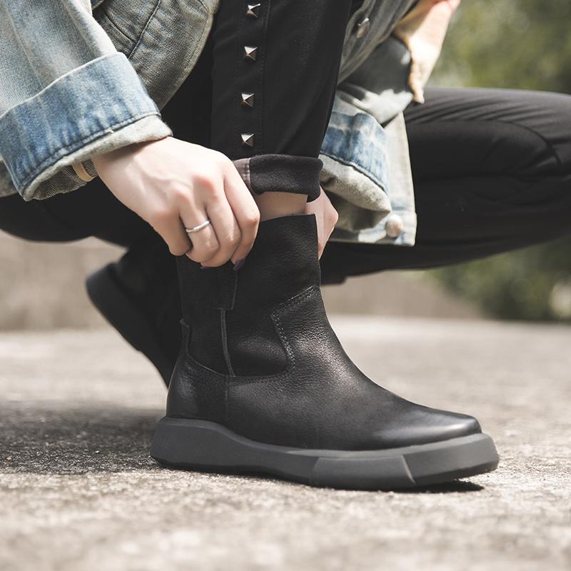 Elegantní a detailní podpůrné letní boty