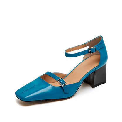Elegantní a detailní podpůrné letní sandály
