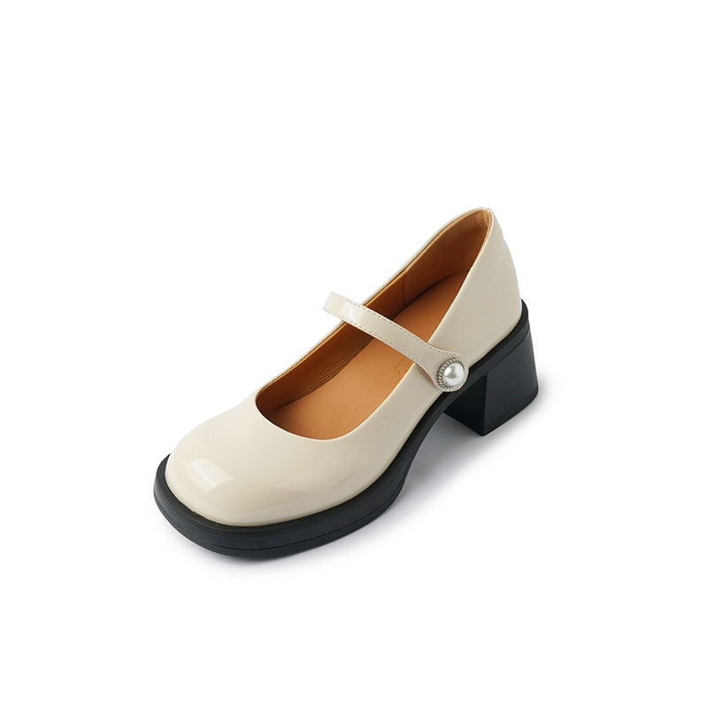 Elegantní a detailní podpůrné letní boty