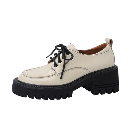 Elegantní a detailní podpůrné letní boty