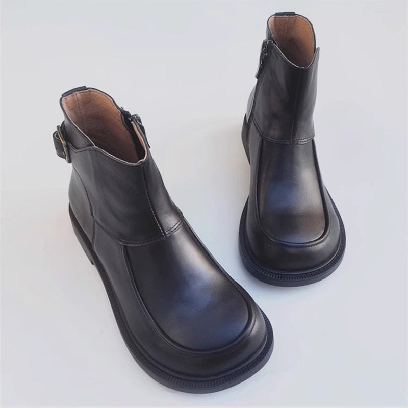 Elegantní a detailní podpůrné letní boty