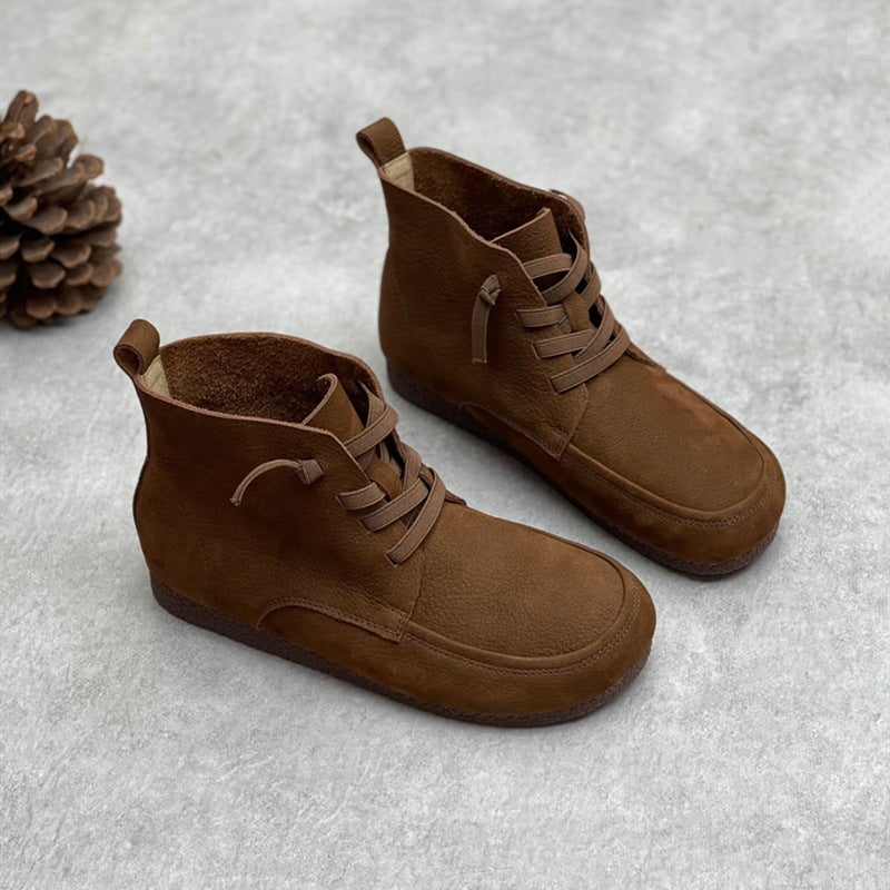 Elegantní a detailní podpůrné letní boty