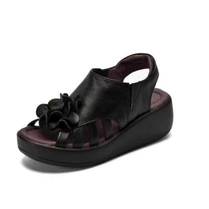 Elegantní a detailní podpůrné letní sandály