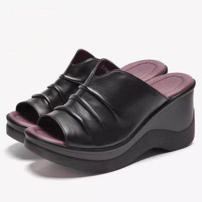 Elegantní a detailní podpůrné letní sandály