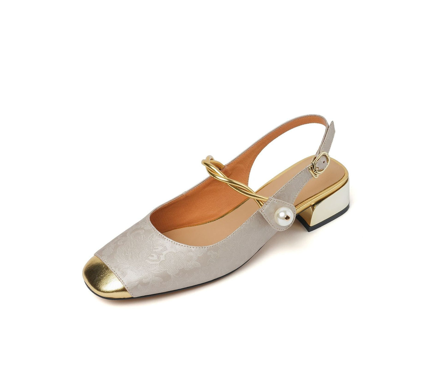 Elegantní a detailní podpůrné letní sandály