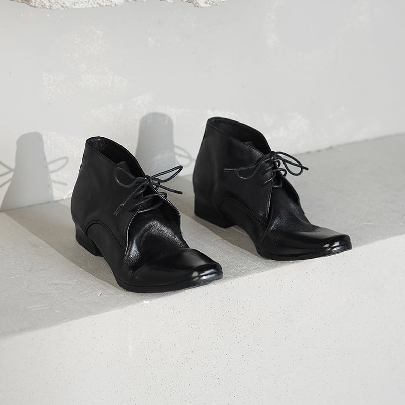 Elegantní a detailní podpůrné letní boty